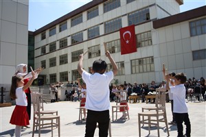 Aksaray Üniversitesi Eğitim Fakültesi’nde 23 Nisan Ulusal Egemenlik ve Çocuk Bayramı Çocuklarla birlikte Kutlandı