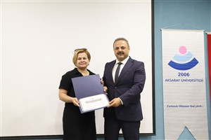 Moldova Cumhuriyeti Gagavuz Dili Öğretmenlerine Yönelik Verilen Eğitim Sonunda Katılımcılara Belgeleri Dağıtıldı.