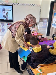 Selçuklu İlkokulu’nda Ebru Sanatı Etkinliği  Düzenlendi