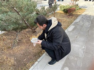 Eğitim Fakültesi Toprağımızı ve Çevremizi Sigara İzmaritlerinden Koruyalım temalı bir farkındalık etkinliği düzenledi.