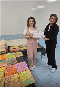 Güzel Sanatlar Eğitimi Bölümü, Resim-İş Eğitimi ABD Öğretim Üyesi Semra KILIÇ KARATAY okul öncesi öğrencilerine Ebru Sanatını Uygulamalı Etkinlikle Tanıttı