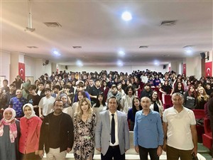Milenyum Teknolojileri ve Meslek Tercihi konferansı yapıldı 