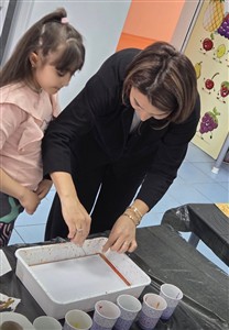 Güzel Sanatlar Eğitimi Bölümü, Resim-İş Eğitimi ABD Öğretim Üyesi Semra KILIÇ KARATAY okul öncesi öğrencilerine Ebru Sanatını Uygulamalı Etkinlikle Tanıttı